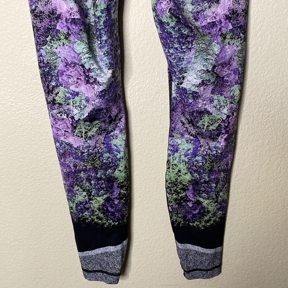 Lululemon Wunder Under high rise tight Nulux vivid vision size 8 eight EUC - Picture 6 of 7